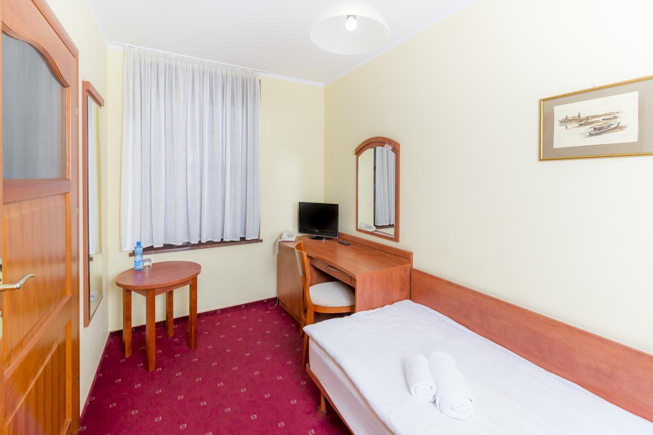 Hotel Bastion Kostrzyn nad Odrą Kültér fotó