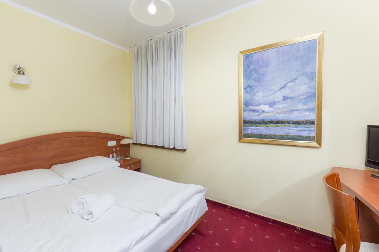 Hotel Bastion Kostrzyn nad Odrą Kültér fotó